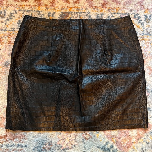 H&M Faux Leather Snakeskin Skirt - Picture 3 of 5